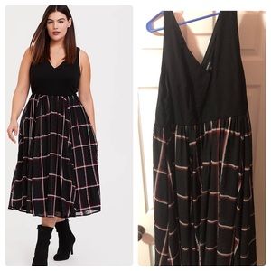 Torrid Black & plaid midi sleeveless dress NWT